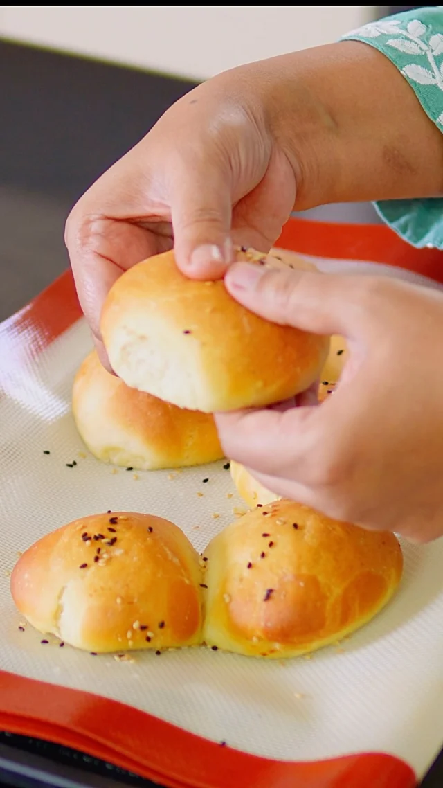 🥯 Eggless Burger Buns in Just a Few Steps! 🍔
Soft, fluffy, and made without eggs or fancy tools – perfect for beginners and home bakers!
No kneading machines. No fail. Just mix, proof & bake!
✨ Try it once and you’ll never buy buns again!

🎥 Full recipe on YouTube 👉 https://youtu.be/4lxRpG8QILs
❤️ Like • 📌 Save • 🔁 Share with your baking buddies!

#egglessburgerbun #reelrecipe #NoEggNoFail #BakeWithNeetu#bakewithneetu #easybakingrecipes #homemadebuns #indianbaking #softbunsrecipe #beginnerbaker #bakingreels #healthybaking #kitchenhacks #hyderabad #
